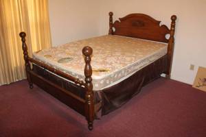 lot 134 image: VINTAGE QUEEN HDBD,FTBD AND SIDE RAILS&nbsp