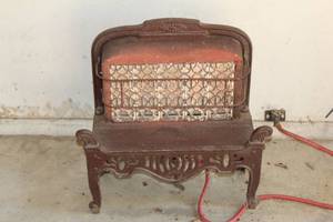 lot 144 image: VINTAGE NG WINDSOR HEATER&nbsp