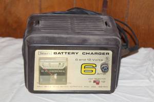 lot 160 image: SEARS BATTERY CHARGER 6 AND 12 VOLTS