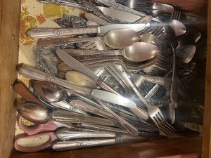 lot 189 image: THIS LOT INCLUDED ALL SILVERWARE IN ALL DRAWERS MUST TAKE ALL