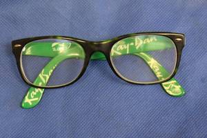 lot 51 image: RAY BON GREEN EYE GLASSES