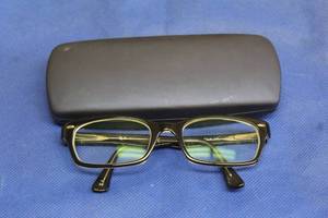 lot 53 image: RAYBON SUNGLSSES WITH CASE