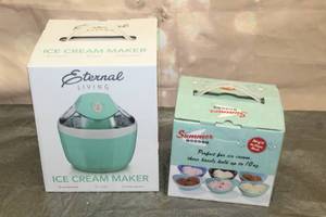 lot 49 image: ETERNAL LIVING 1QT ICE CREAM MAKER WITH SUMMER TREATS SET OF 4) 10OZ ICE CREAM BOWLS