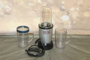 lot 42 image: MAGIC BULLET WITH ACCESSORIES MB1001