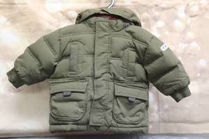 lot 40 image: BABY GAP GREEN QUILLTED FILLED HOODED JACKET SIZE 0 TO 6MTHS