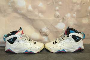 lot 37 image: NIKE AIR JORDAN RETRO ORION SIZE YOUTH 6.5
