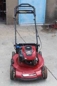 lot 7 image: BRIGGS AND STRATON TORO 7.25 190CC READY TO START PERSONAL PACE LAWNMOWER