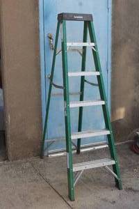 lot 18 image: HUSKY 6FT A FRAME LADDER 01-46001-02