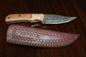 lot 71 image: DAMACAS STEEL HUNTING KNIFE WITH CUSTOM HAND CARVED HANDLE