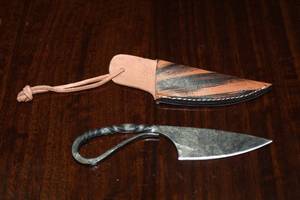 lot 72 image: DAMACAS STEEL VIKING KNIFE