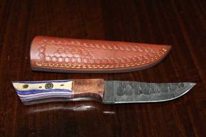 lot 76 image: DAMACAS STEEL HUNTING KNIFE WITH CUSTOM HAND CARVED HANDLE