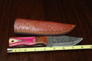 lot 89 image: DAMACAS STEEL HUNTING KNIFE WITH CUSTOM HAND CARVED HANDLE