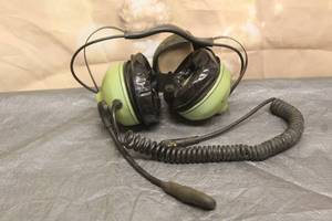 lot 120 image: DAVID CLARK H6240-07 WIRED 2 WAY COMMUNICATION HEADSET WITH MIC