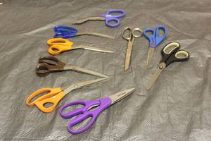lot 124 image: 9 ASSORTED BRAND LARGE SCISORS SEE PICS