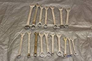 lot 130 image: LOT OF 17 ASSORTED COMBINATION WRENCHES