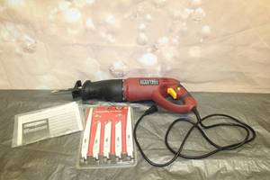 lot 139 image: CHICAGO ELECTRIC POWER TOOLS RECIPROCATING SAW WITH ROTATING HANDLE NEW IN PACK 15PC SAW BLADES