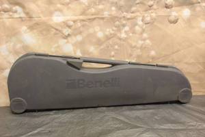 lot 152 image: BENELLI 38 GRAY HARD SHELL GUN CASE