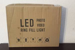 lot 168 image: NEW IN BOX 10 LED PHOTOVIDEO RING LIGHT X00215E8MR