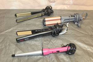 lot 20 image: 4 ASSORTED HAIRSTYLING IRONS