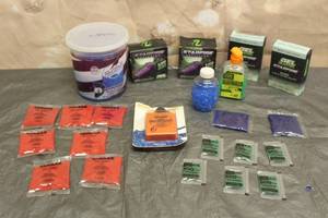 lot 25 image: GENEROUS AMOUNT OF GEL BLASTER AMMO FOR THE SPLAT R BALL  80,000 PLUS BEADSGELLETTES