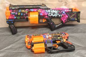 lot 27 image: 2 X SHOT DART BLASTER RIFLE AND GUN