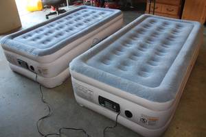 lot 47 image: 2 SOUND ASLEEP TWIN SELF INFLATING AIR MATTRESSES WITH CARRY BAGS