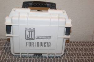 lot 68 image: INVICTA WATCH STORAGE WATERPROOF