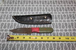 lot 103 image: DAMACAS STEEL HUNTING KNIFE WITH CUSTOM HAND CARVED HANDLE