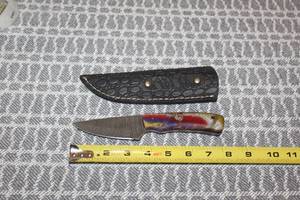 lot 107 image: DAMACAS STEEL HUNTING KNIFE WITH CUSTOM HAND CARVED HANDLE
