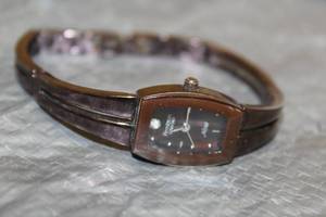 lot 157 image: VINTAGE DIAL AMITRON NOW LADIES BROWN STAINLESS STEEL WATCH 753H