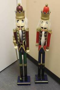 lot 163 image: TOTAL OF 2 VINTAGE FLOOR STANDING 42H KING NUT CRACKERS