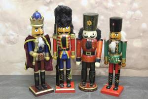 lot 164 image: TOTAL OF 4 VINTAGE NUTCRACKERS , 14 & 15H  SEE PICS