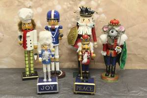 lot 169 image: TOTAL OF 6 ASSORTED NUT CRACKERS , 2 ARE MUSICAL NUT CRACKERS  12-17H  SEE PICS