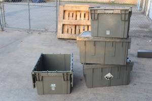 lot 175 image: TOTAL OF 4 GREY FLIP TOP TOTES