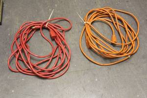 lot 184 image: TOTAL OF 2 -25FT ORANGE  RED EXTENSION CORDS