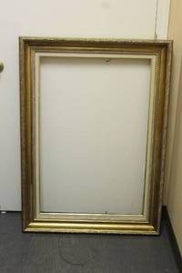lot 189 image: VINTAGE WOODEN VERY LARGE  GOLD PICTURE FRAME , 44 X 31.5