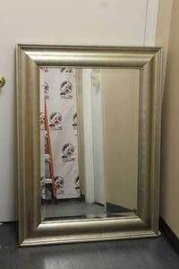 lot 190 image: BOMBAY COMPANY GEFFYE  LARGE WALL MIRROR 46 X 34