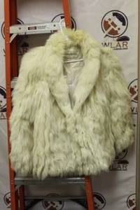 lot 197 image: MAISON BLANCHE WHITE  NATURAL FOX  FUR COAT SIZE XL