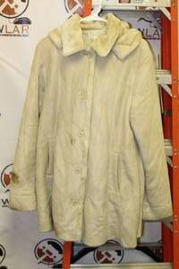 lot 198 image: VENEZIA MILANO DESIGNED IN ITALY HOODED COAT SIZE LARGE