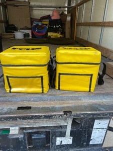 lot 251 image: TOTAL OF 2 YELLOW INSULATED FOOD DELIVERY BAGS  GREAT FOR TRANSPORTING FOOD FOR HOLIDAYS, WEDDINGS AND SPECIAL EVENTS&nbsp