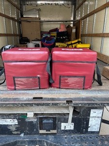 lot 252 image: TOTAL OF 2 RED INSULATED FOOD DELIVERY BAGS &nbsp&nbspGREAT FOR TRANSPORTING FOOD FOR HOLIDAYS, WEDDINGS AND SPECIAL EVENTS&nbsp