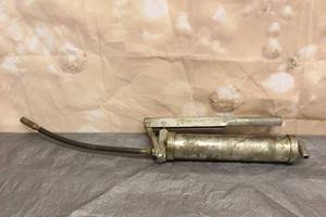 lot 50 image: VINTAGE CHEMICAL CO TUBE LOADING 3-WAY LEVER GREASE GUN , 7090