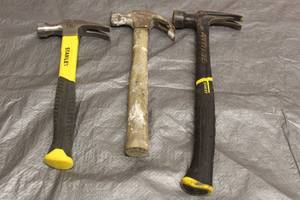 lot 46 image: TOTAL OF 3 CLAW HAMMERS
