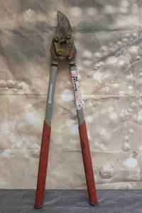 lot 9 image: CORONA MAX FORGED 33 PRUNER&nbsp