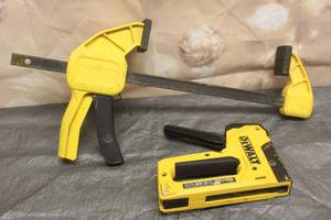 lot 11 image: DEWALT TRIGGER CLAMP &amp DEWALT HEAVY DUTY STAPLER DTA700