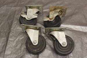 lot 16 image: TOTAL OF 4 E JOHNSON CASTERS 4  2 ARE LOCKING CASTERS ,SEE PICS&nbsp