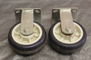 lot 25 image: TOTAL OF 2 POLY P&ampH&nbsp CASTERS 6 &nbsp ,SEE PICS&nbsp