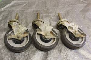 lot 27 image: TOTAL OF 3 LOCKING CASTERS 5  SEE PICS&nbsp