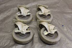 lot 30 image: TOTAL OF 4 TRIOPINES MIRAGE LOCKING&nbsp CASTERS 5 &nbsp ,SEE PICS&nbsp