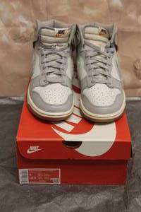 lot 73 image: NIKE DUNK HI- RETRO UNIVERSITY IN ORIGINAL BOX SIZE 9&nbsp